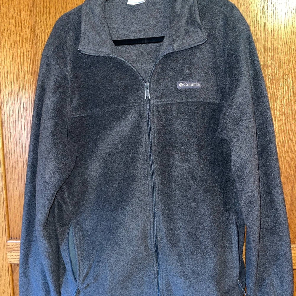Columbia Charcoal Full-Zip Men’s Fleece Jacket. Size Large